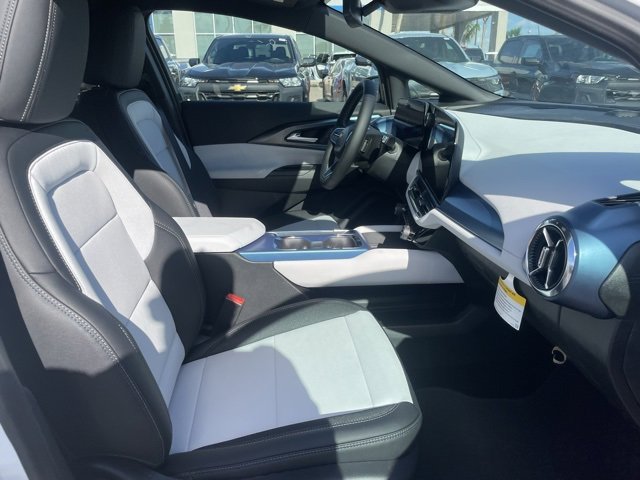 2026 Chevrolet Equinox EV 1LT photo 18