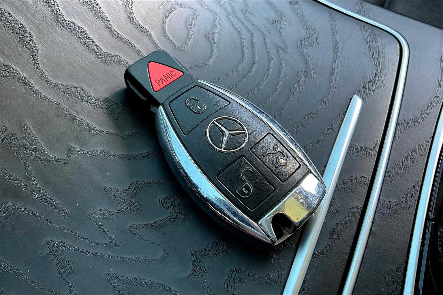 2015 Mercedes Benz C 300 photo 13