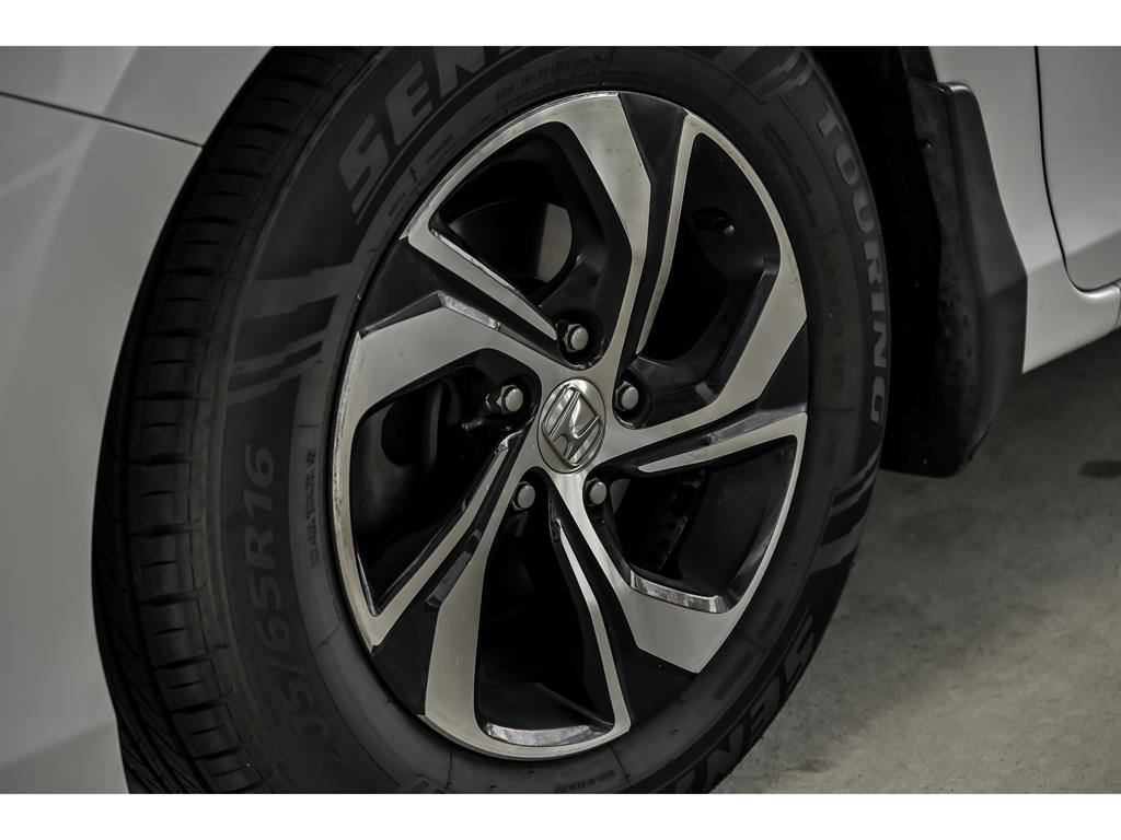 2016 Honda Accord LX photo 5