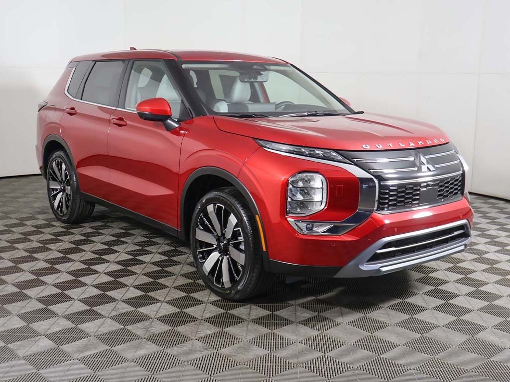 2025 Mitsubishi Outlander SE Ralliart photo 2