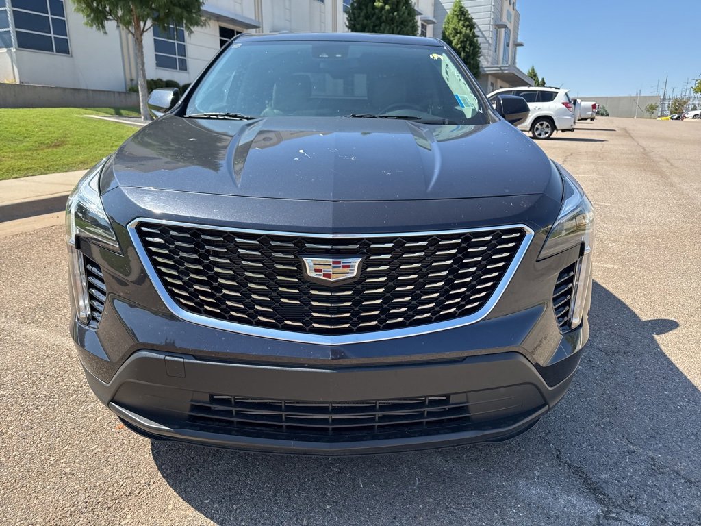 2023 Cadillac XT4 Luxury photo 2