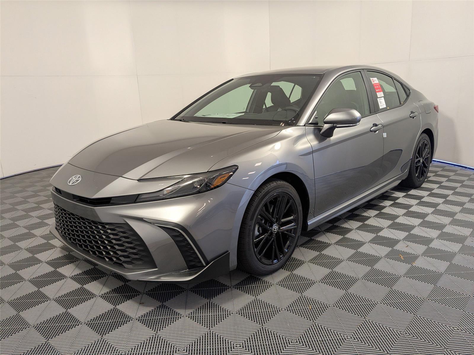 2026 Toyota Camry SE's photo