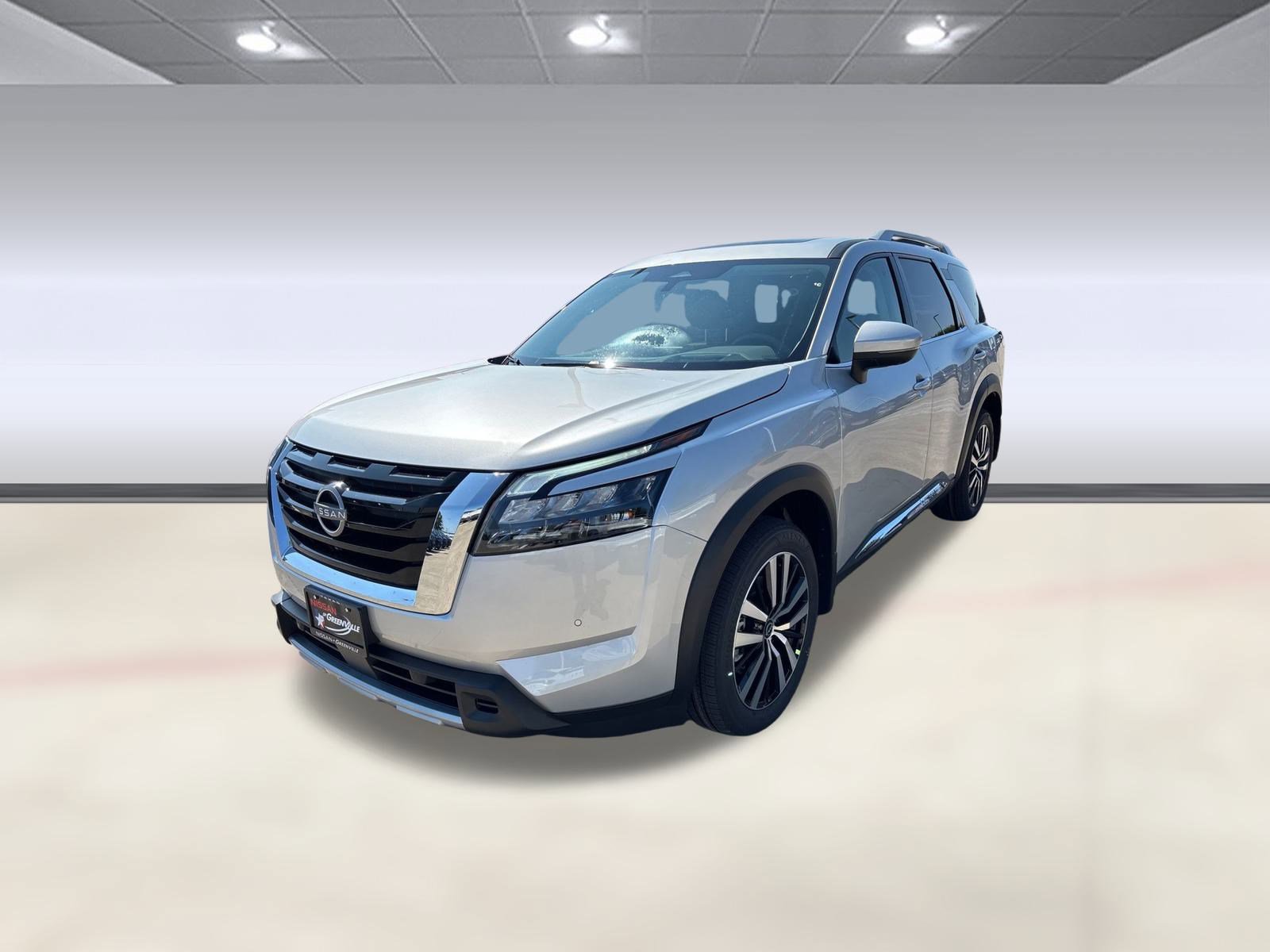 2025 Nissan Pathfinder Platinum's photo