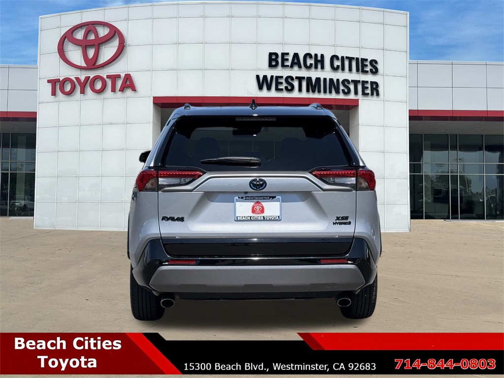 2020 Toyota RAV4 Hybrid XSE photo 8