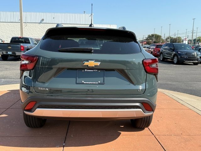 2025 Chevrolet Trax LT photo 4