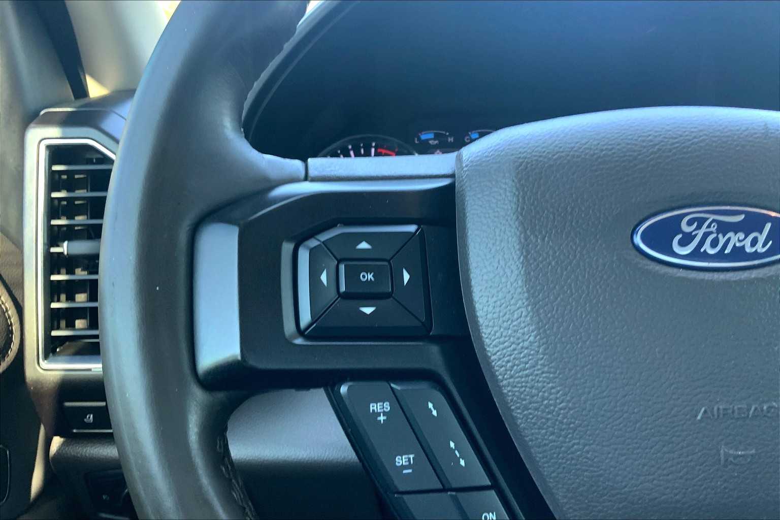 2019 Ford Expedition Limited photo 17