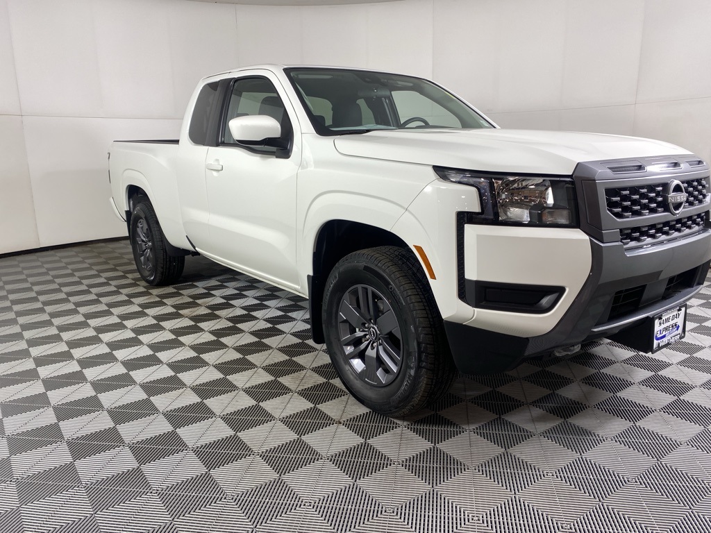 2025 Nissan Frontier SV photo 14