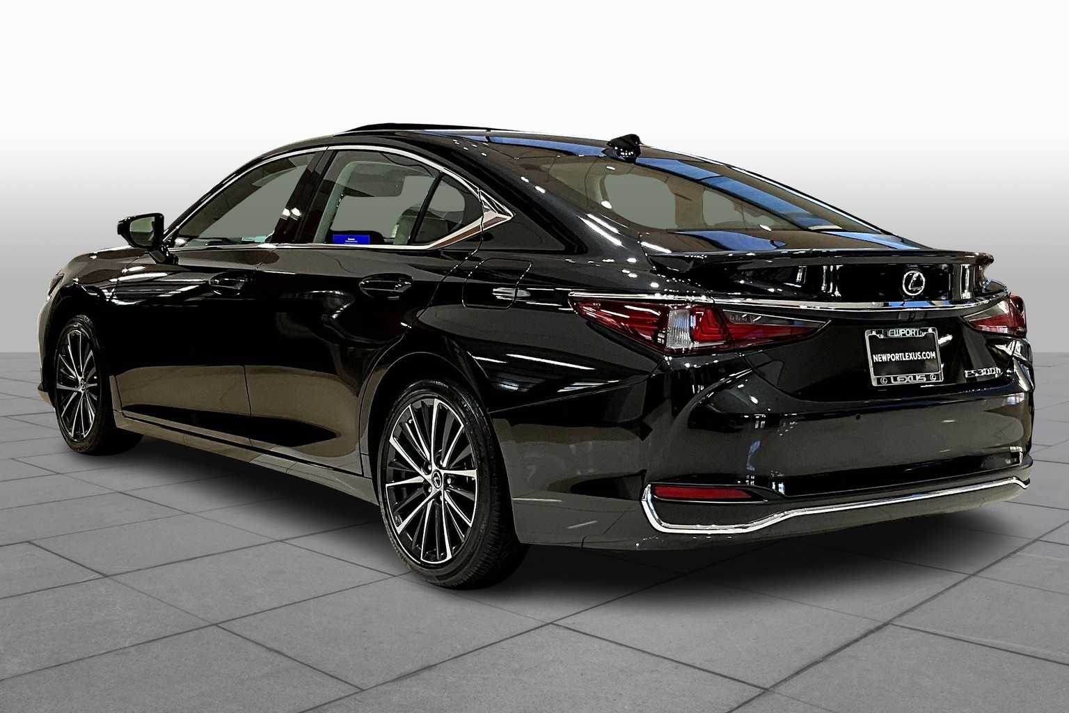 2025 Lexus ES 300h photo 10