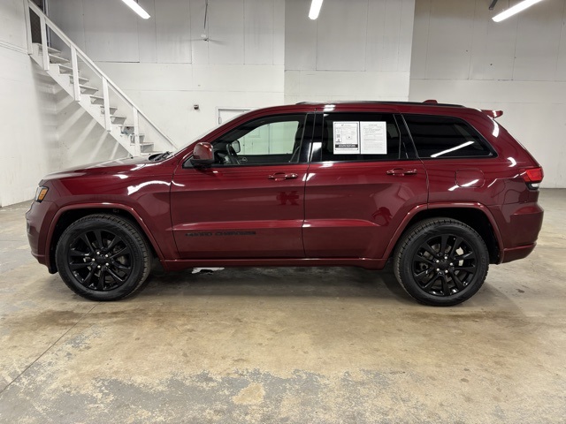 2020 Jeep Grand Cherokee Altitude photo 3