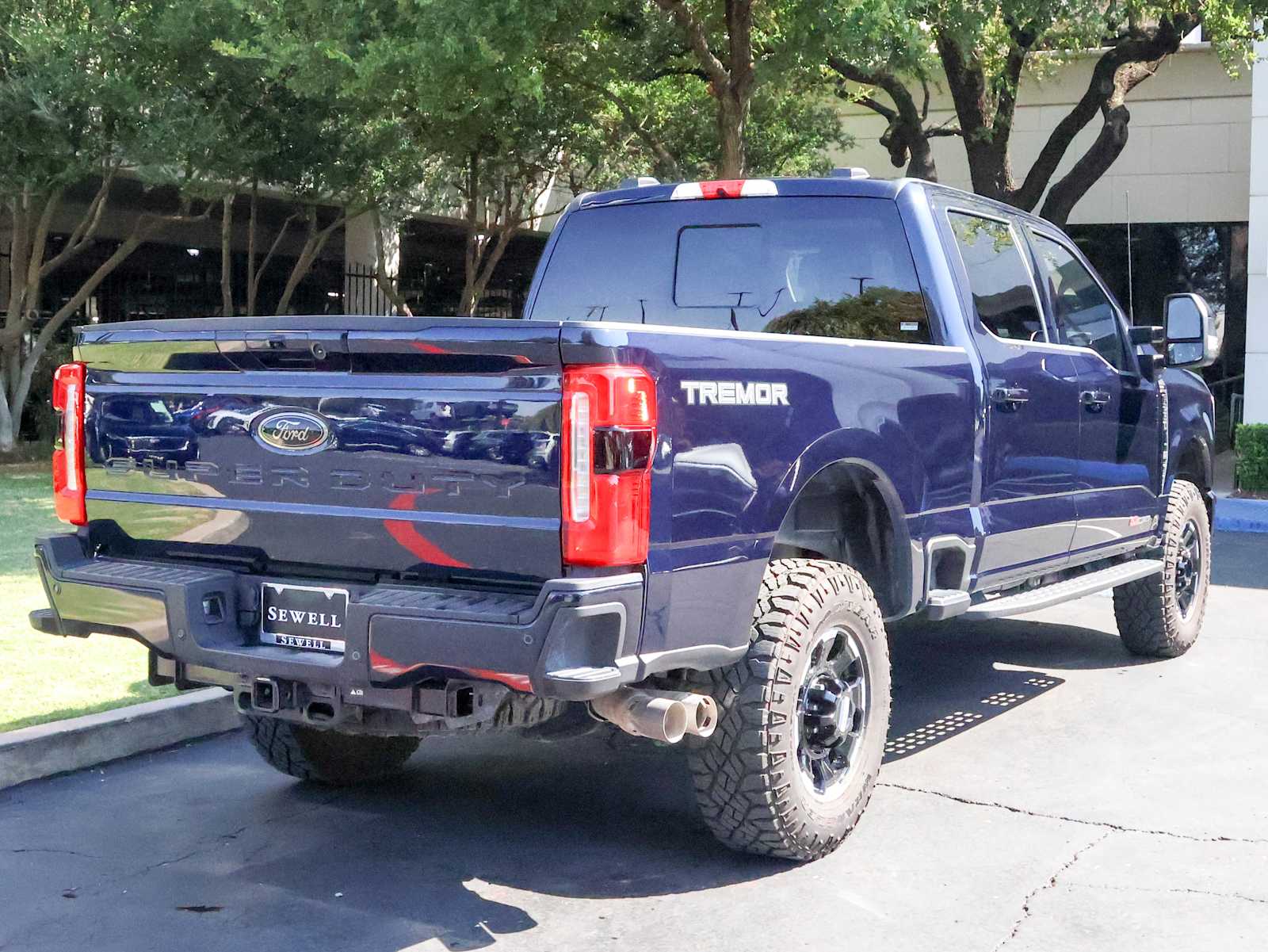 2025 Ford F-250 Lariat photo 3