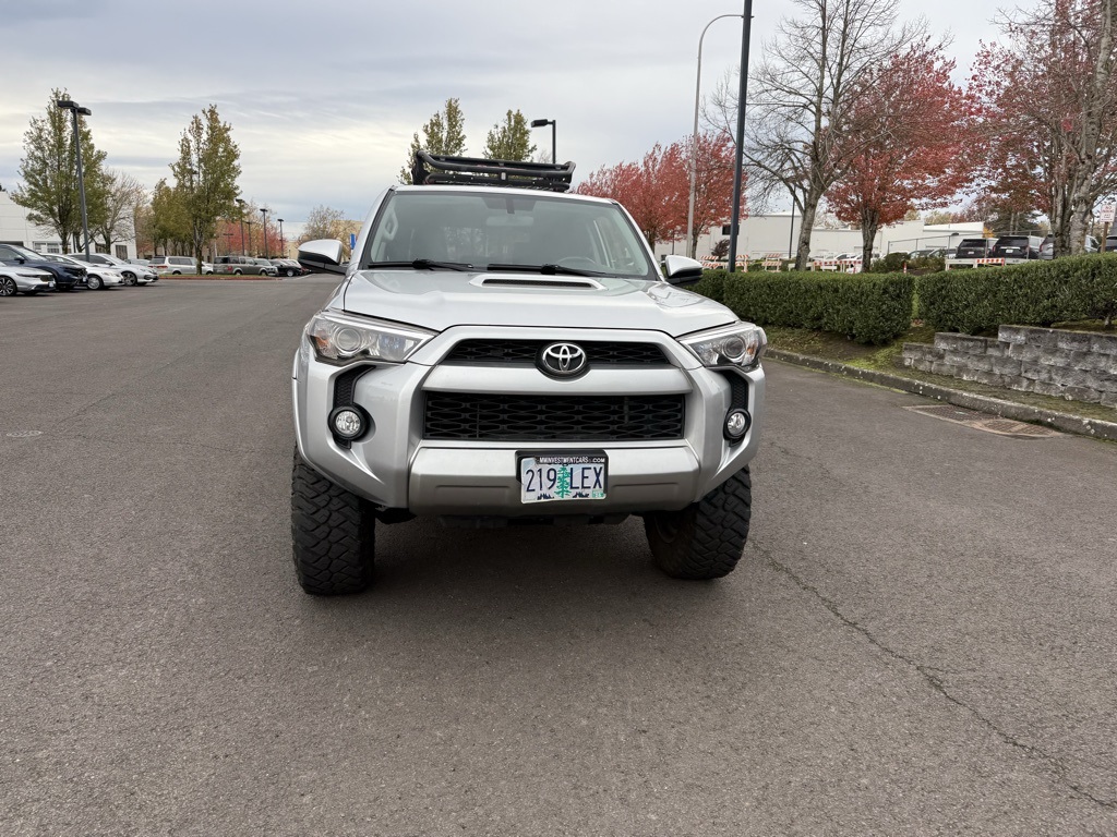 2019 Toyota 4Runner TRD Off-Road photo 2