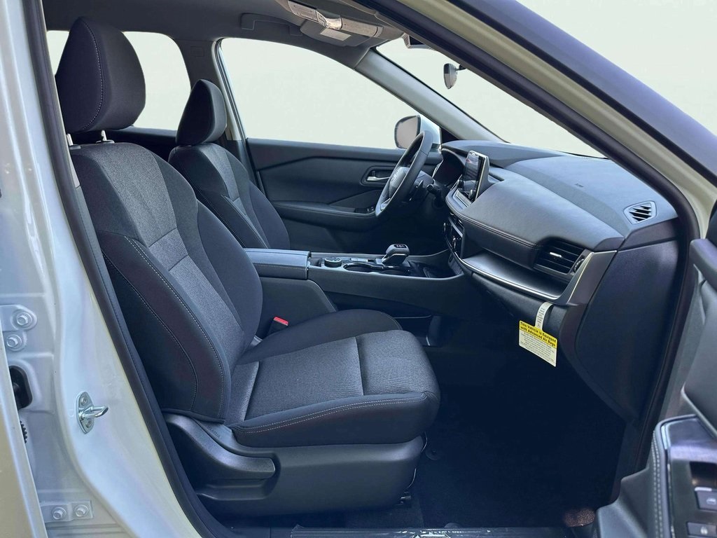 2026 Nissan Rogue SV photo 17