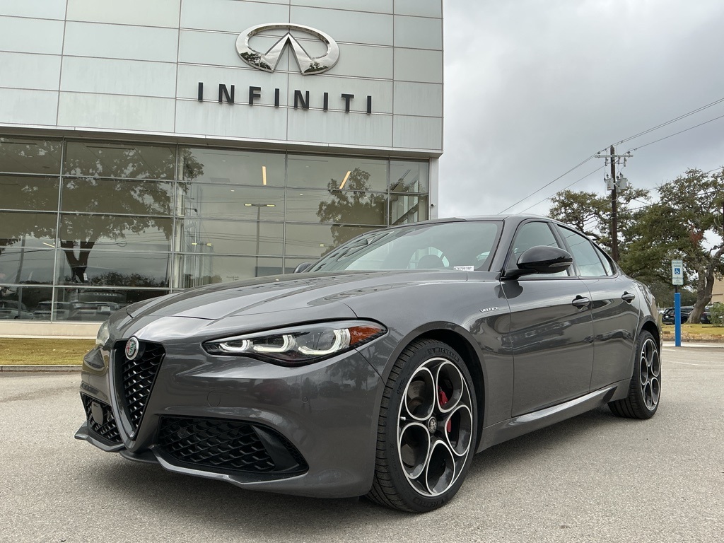 2024 Alfa Romeo Giulia Veloce's photo