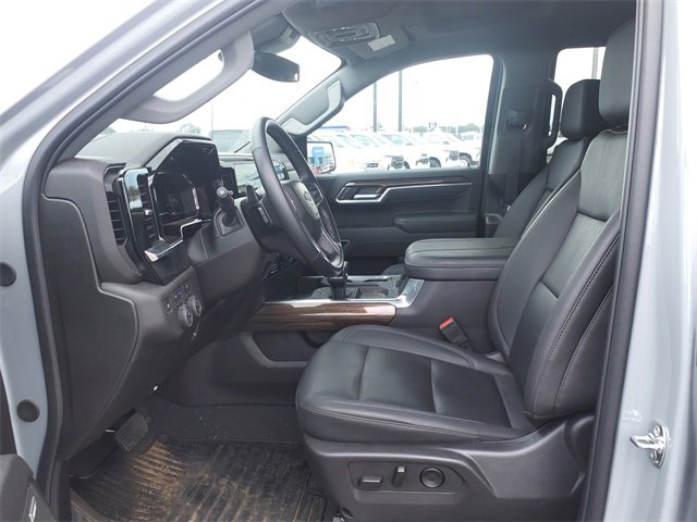 2025 Chevrolet Silverado 1500 RST photo 11