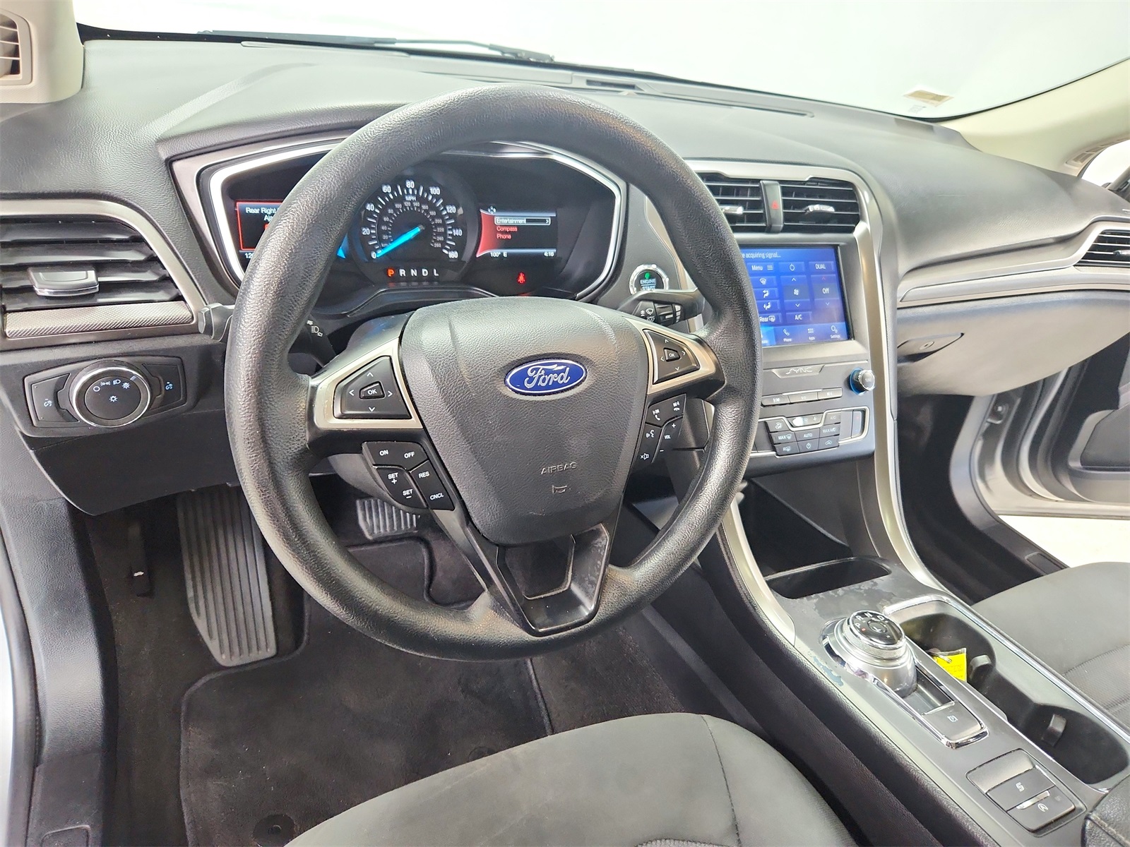 2020 Ford Fusion SE photo 18