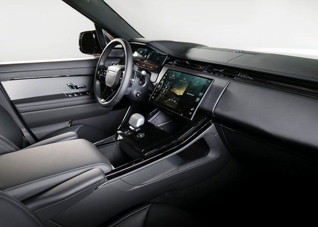 2025 Land Rover Range Rover Sport SE photo 10