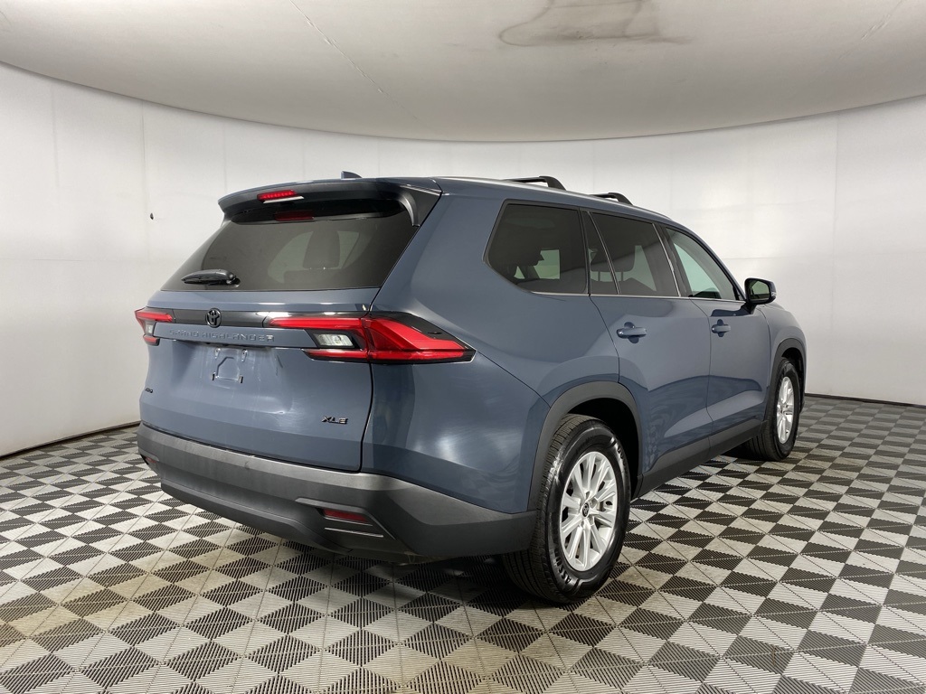2024 Toyota Grand Highlander XLE photo 9