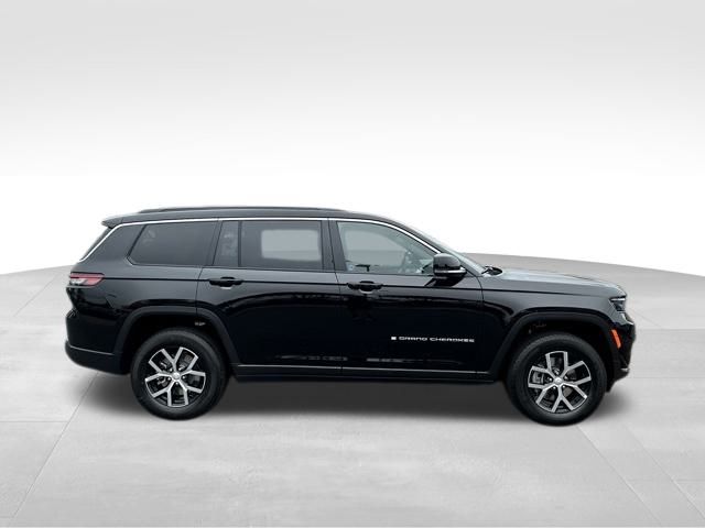 2025 Jeep Grand Cherokee Limited photo 2