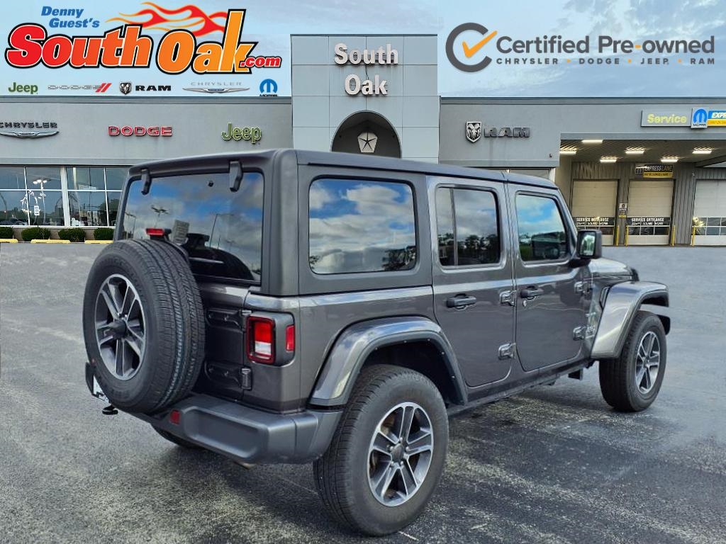 2023 Jeep Wrangler Sahara photo 3