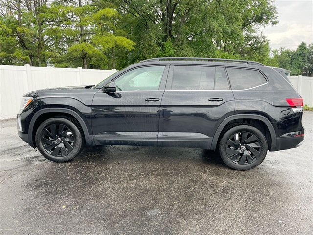 2025 Volkswagen Atlas SE Technology photo 9