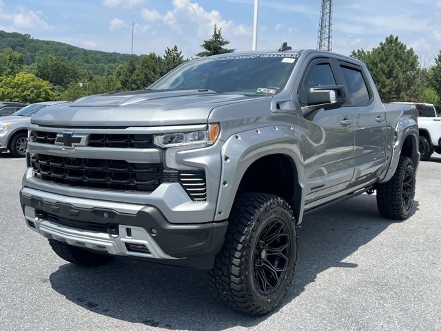 2025 Chevrolet Silverado 1500 RST photo 3
