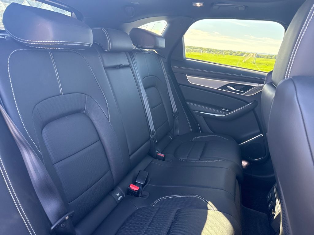 2024 Jaguar F-PACE P250 R-Dynamic S photo 18