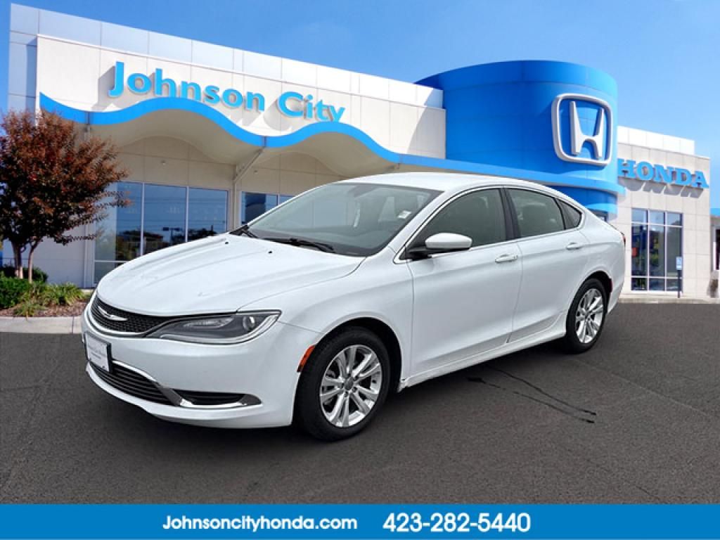 2016 Chrysler 200 Limited's photo