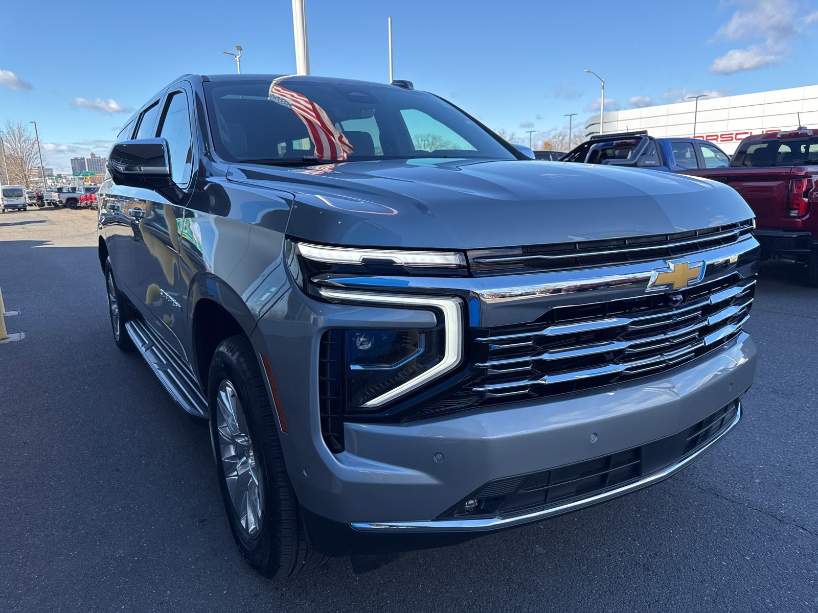 2025 Chevrolet Suburban Premier photo 2