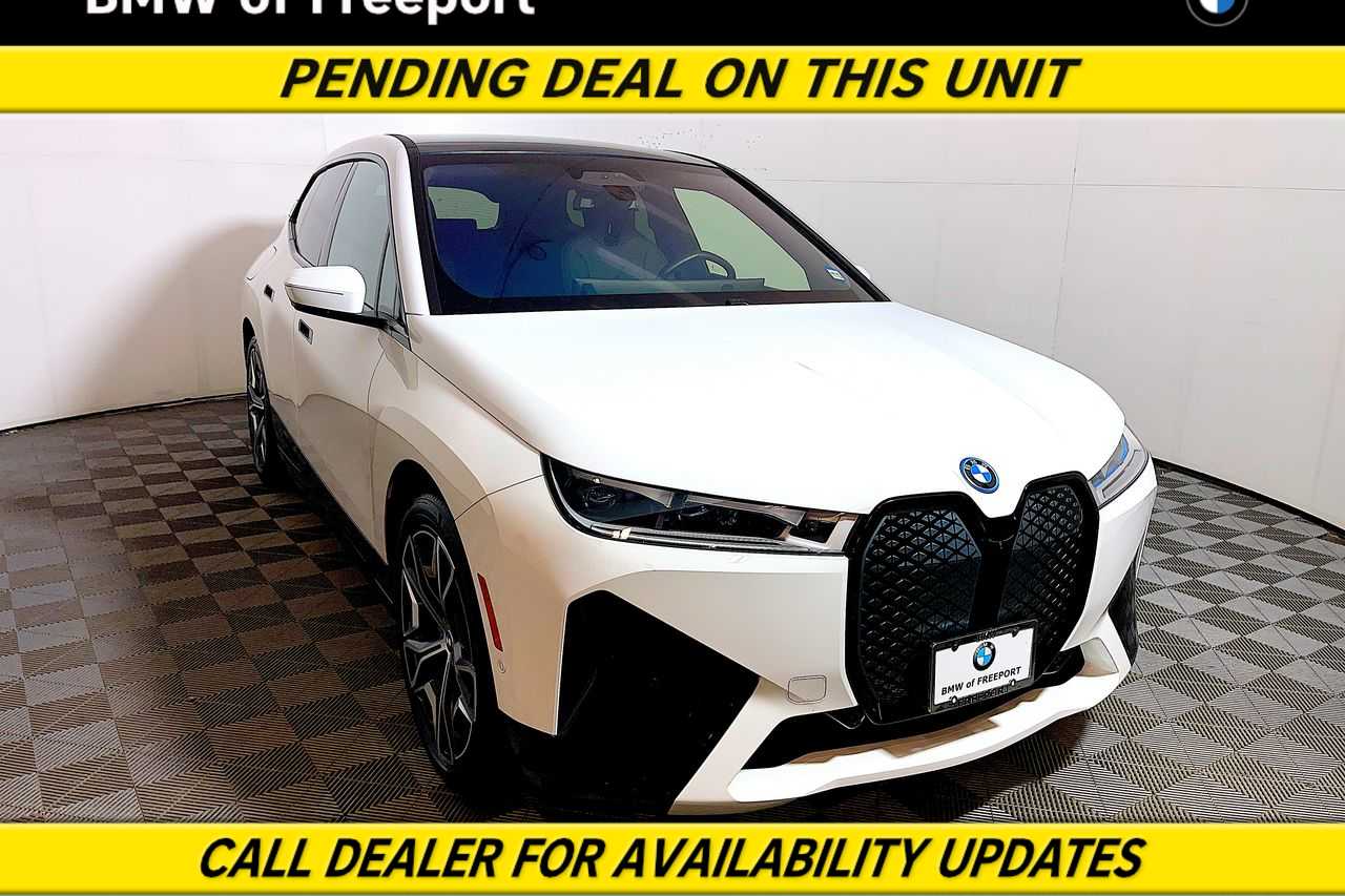 2023 BMW iX Base's photo