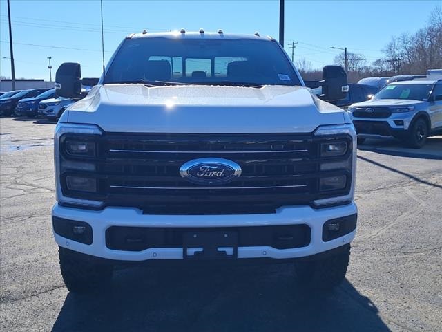 2025 Ford F-350 Platinum photo 2
