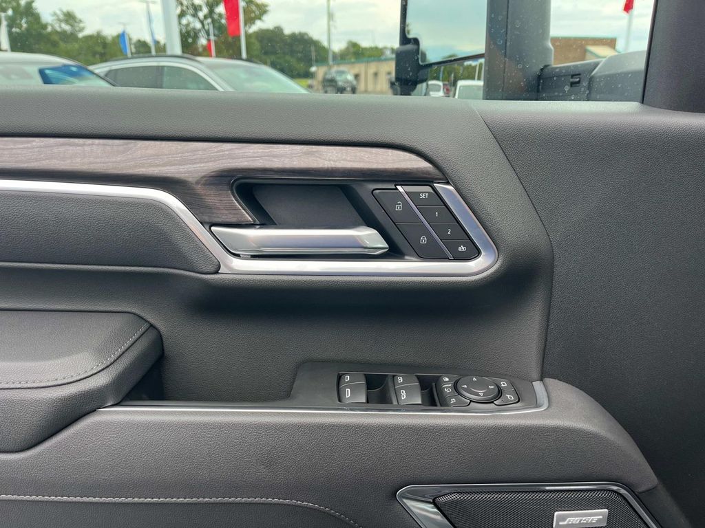 2025 Chevrolet Silverado 2500HD LTZ photo 14