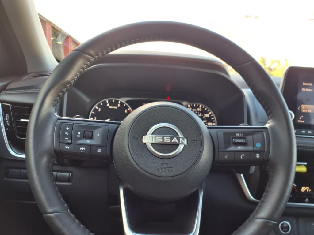 2022 Nissan Rogue SV photo 24