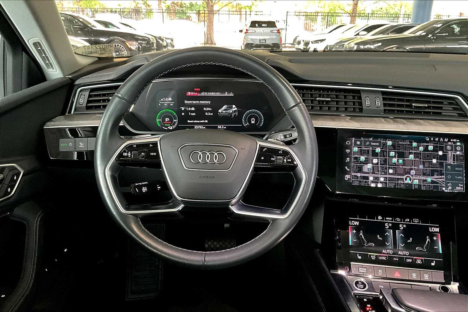 2024 Audi Q8 E-tron Premium photo 5
