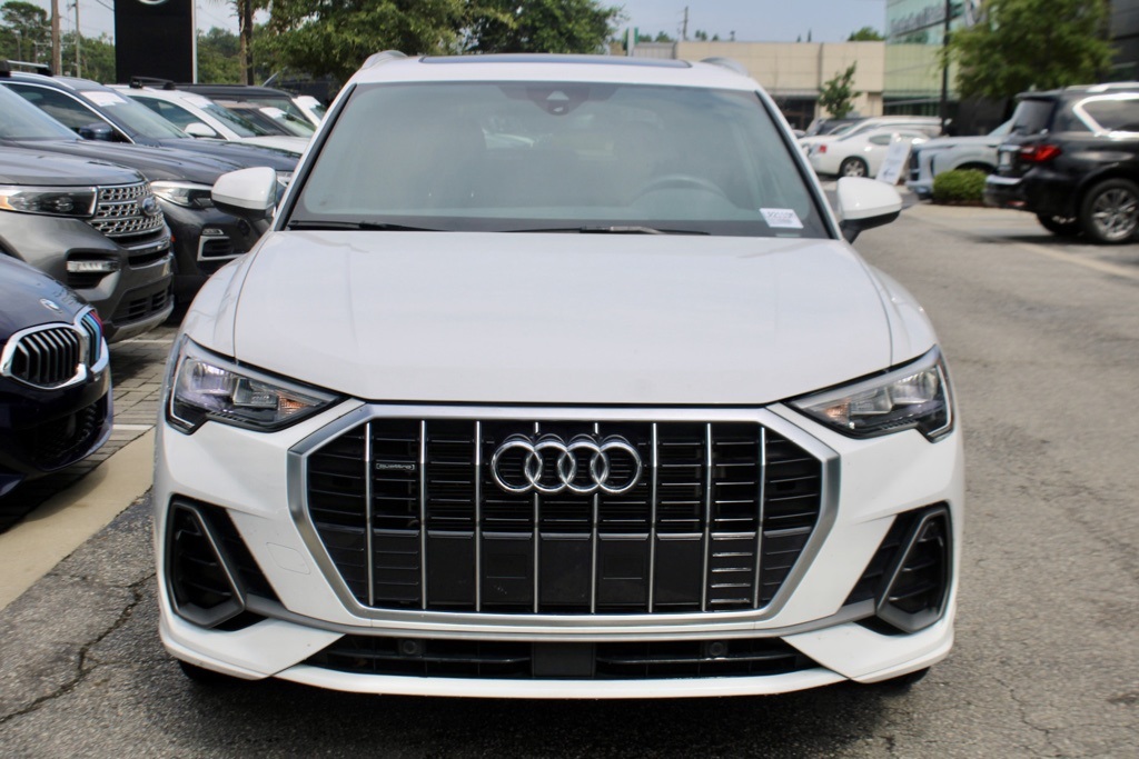 2022 Audi Q3 S line Premium 45 TFSI photo 2