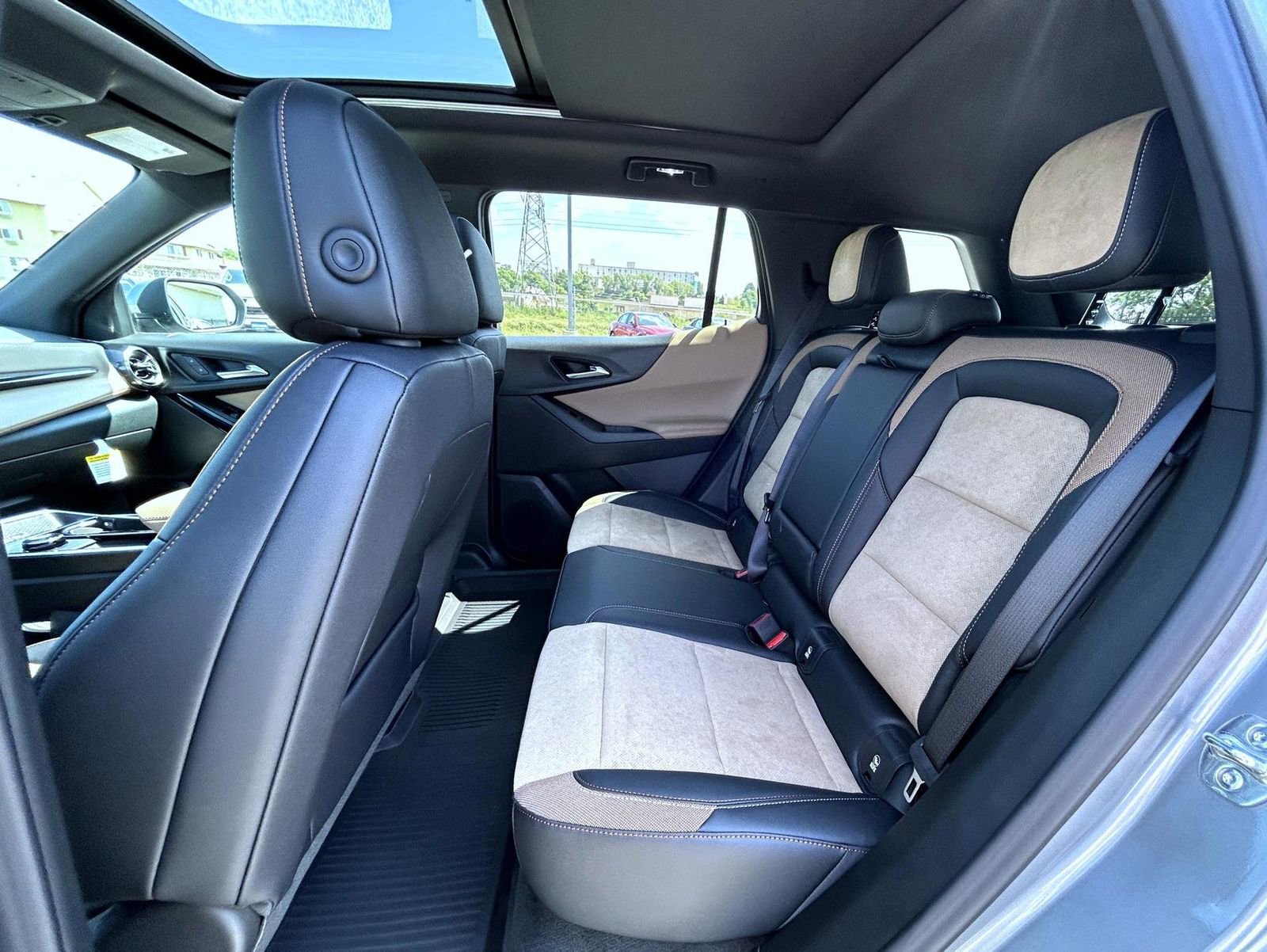 2026 Chevrolet Equinox ACTIV photo 13