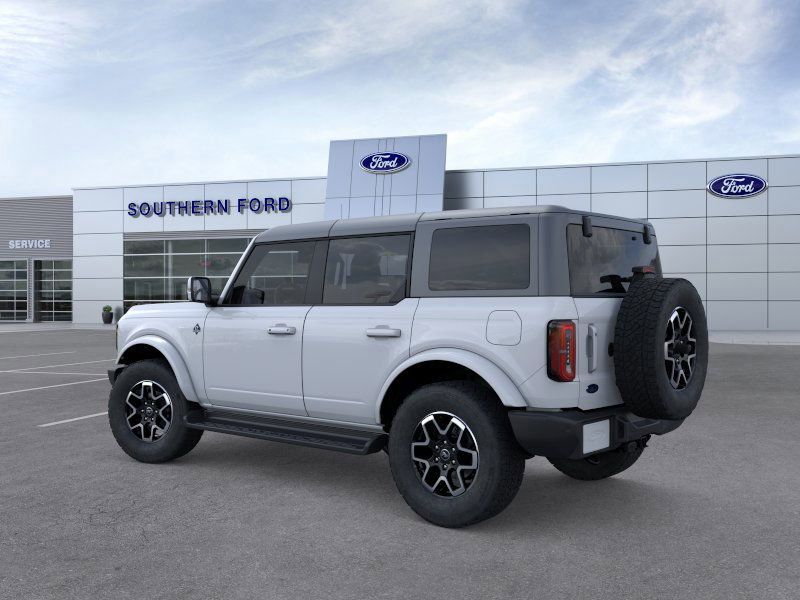 2025 Ford Bronco Outer Banks photo 3