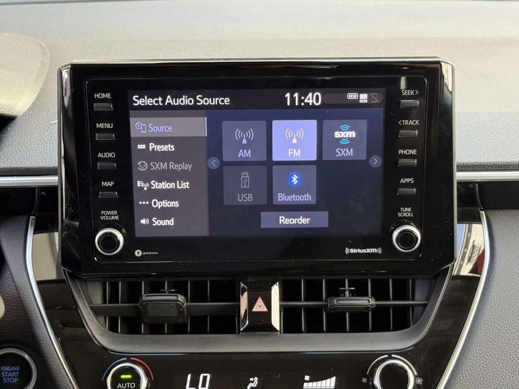 2022 Toyota Corolla Cross LE photo 25