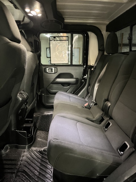 2021 Jeep Gladiator Overland photo 9