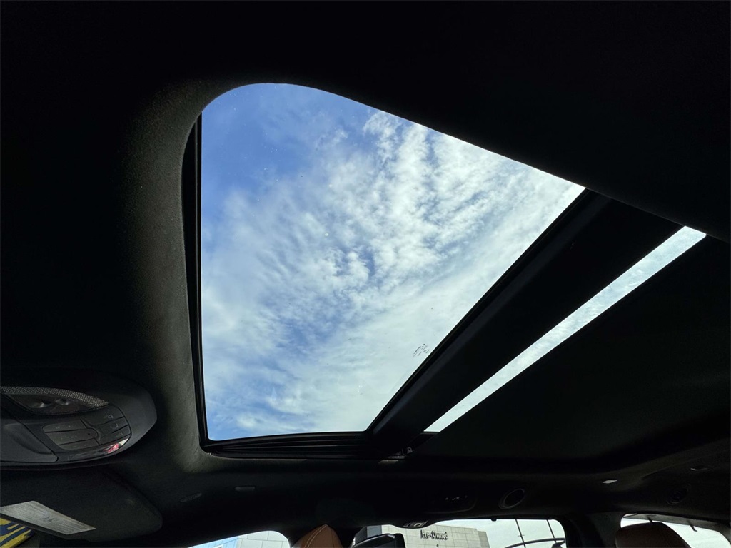 2024 Chrysler Pacifica Pinnacle photo 4