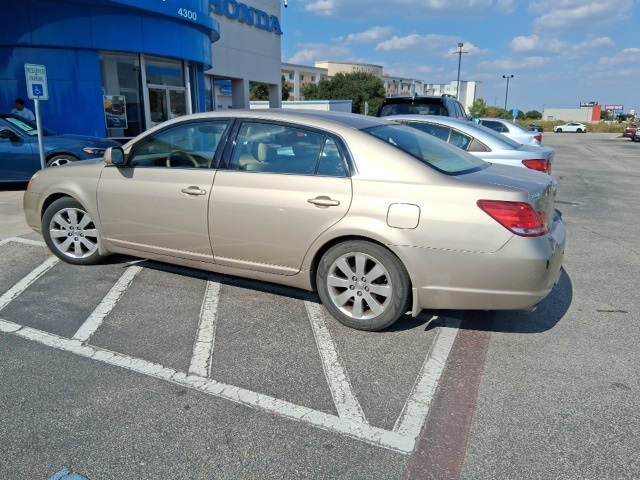 2006 Toyota Avalon photo 3