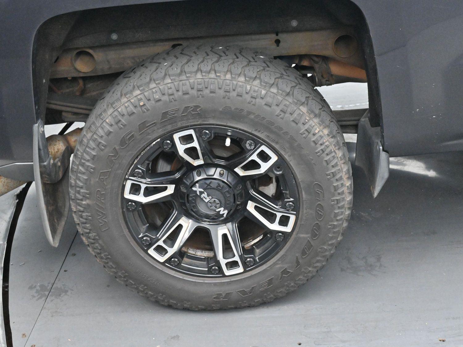 2014 Chevrolet Silverado 1500 LT photo 27