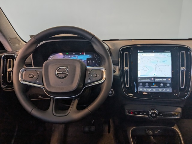 2026 Volvo XC60 B5 Plus photo 14