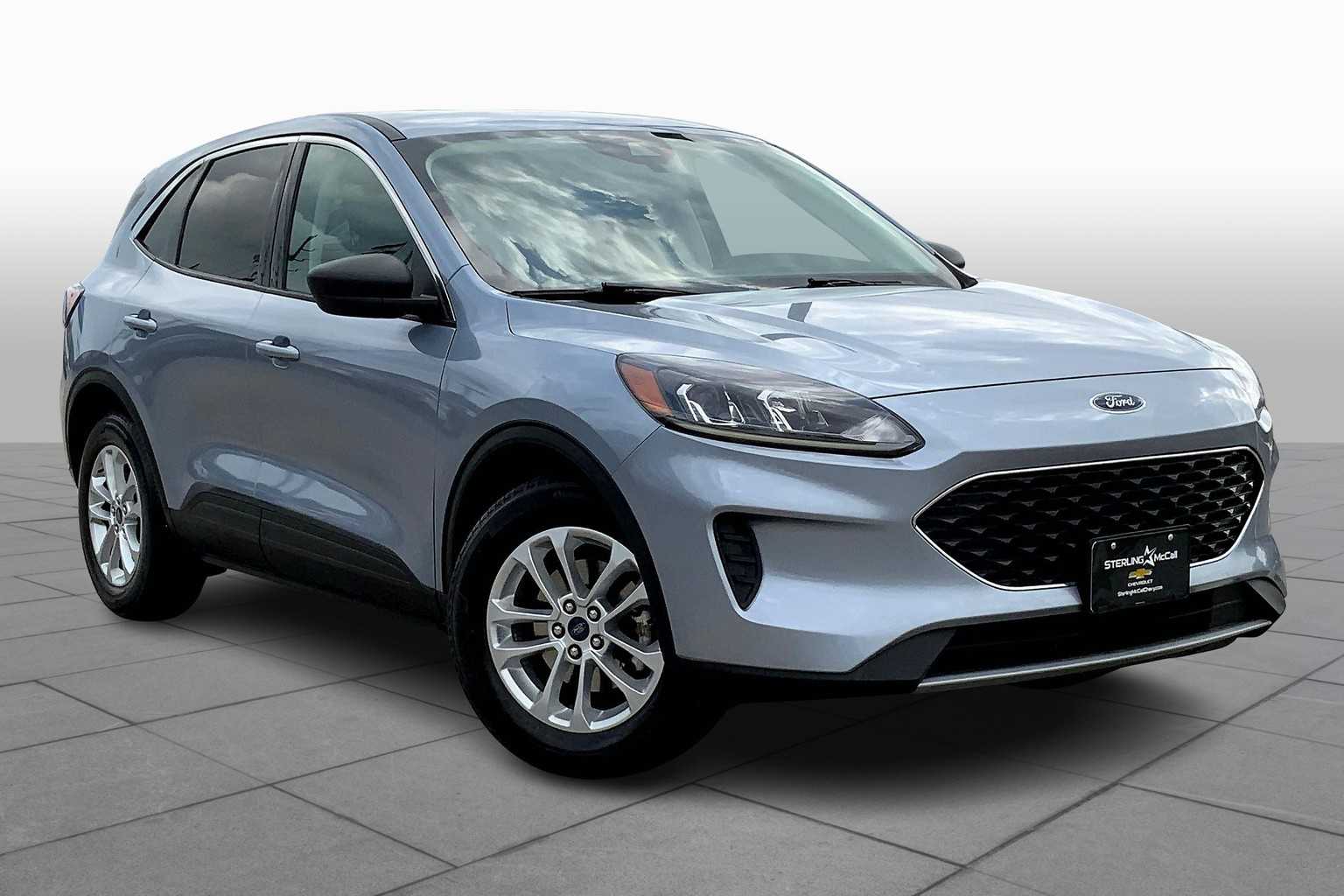 2022 Ford Escape SE photo 2