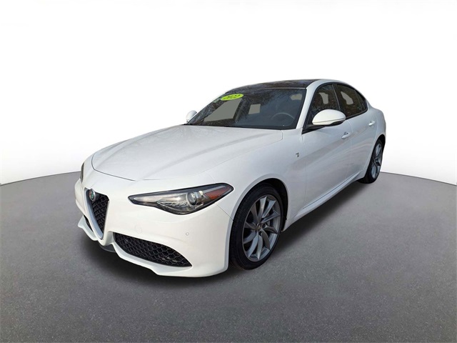 2022 Alfa Romeo Giulia Ti's photo