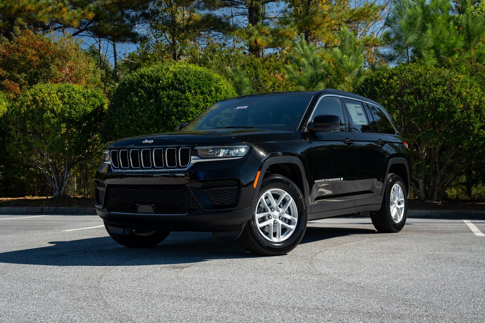 2025 Jeep Grand Cherokee Laredo's photo