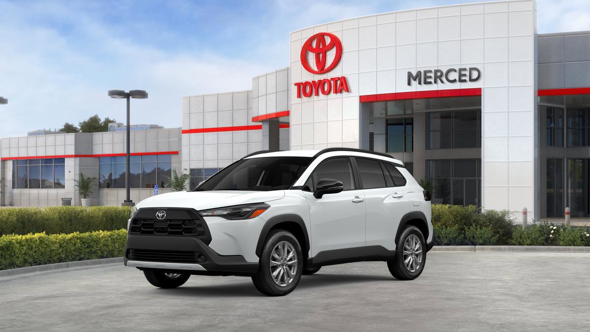 2026 Toyota Corolla Cross LE's photo