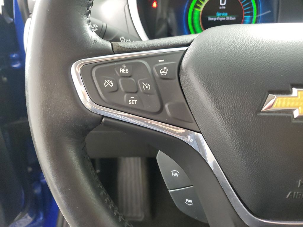 2016 Chevrolet Volt LT photo 22