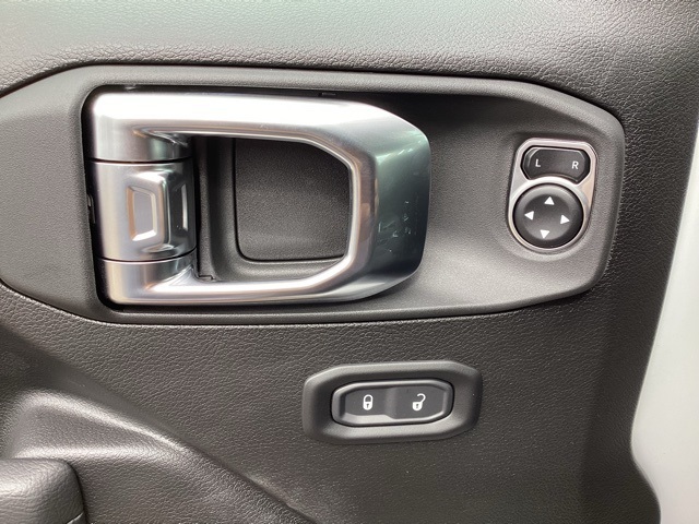 2025 Jeep Wrangler Sport S photo 5