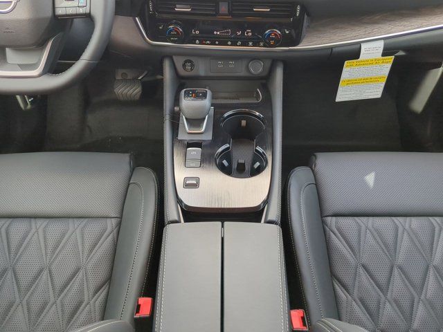 2025 Nissan Rogue Platinum photo 15