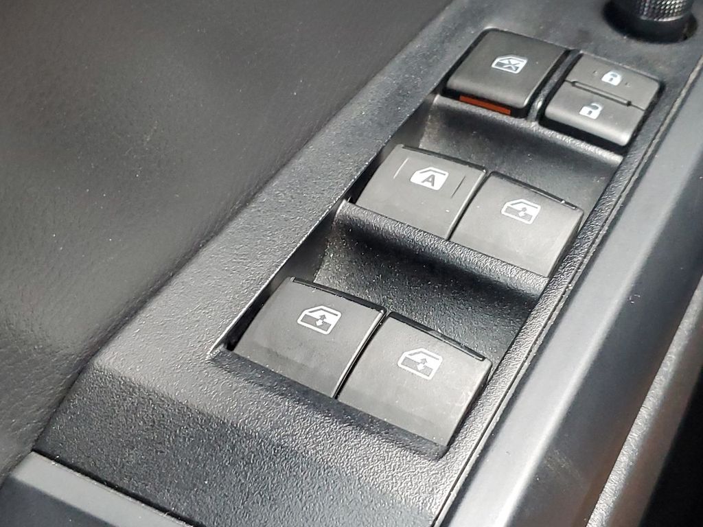 2022 Toyota Tacoma SR5 photo 28